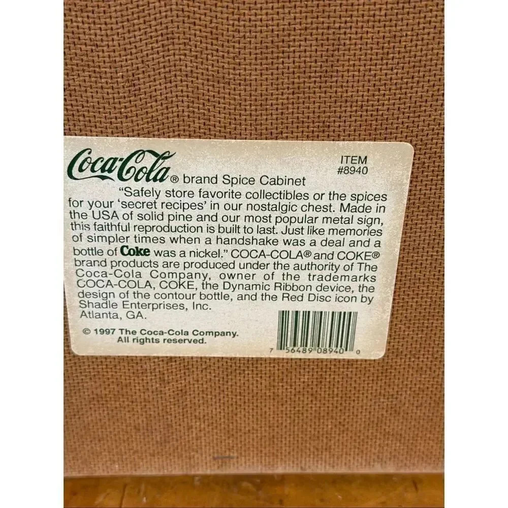 VTG 1997 COCA COLA HAND WALL CABINET SPICE MEDICINE CABINET (6570)